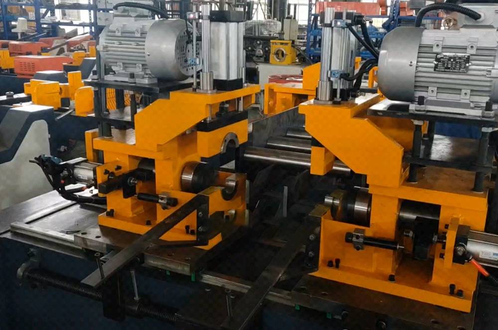 Машина для снятия фаски с труб